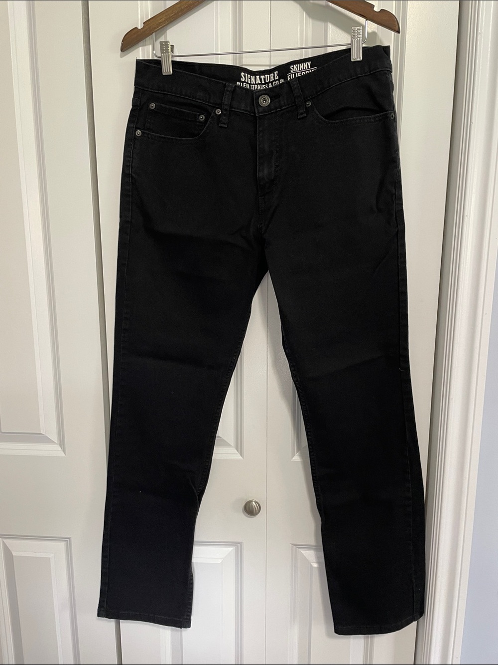 Levi’s Signature Men’s Skinny Jeans in Blacke